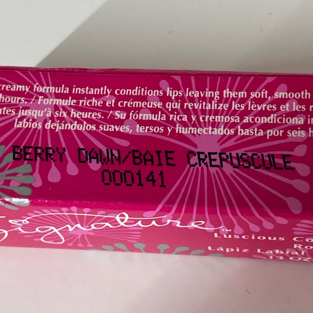 Mary Kay signature luscious color lipstick berry dawn - Picture 3 of 6